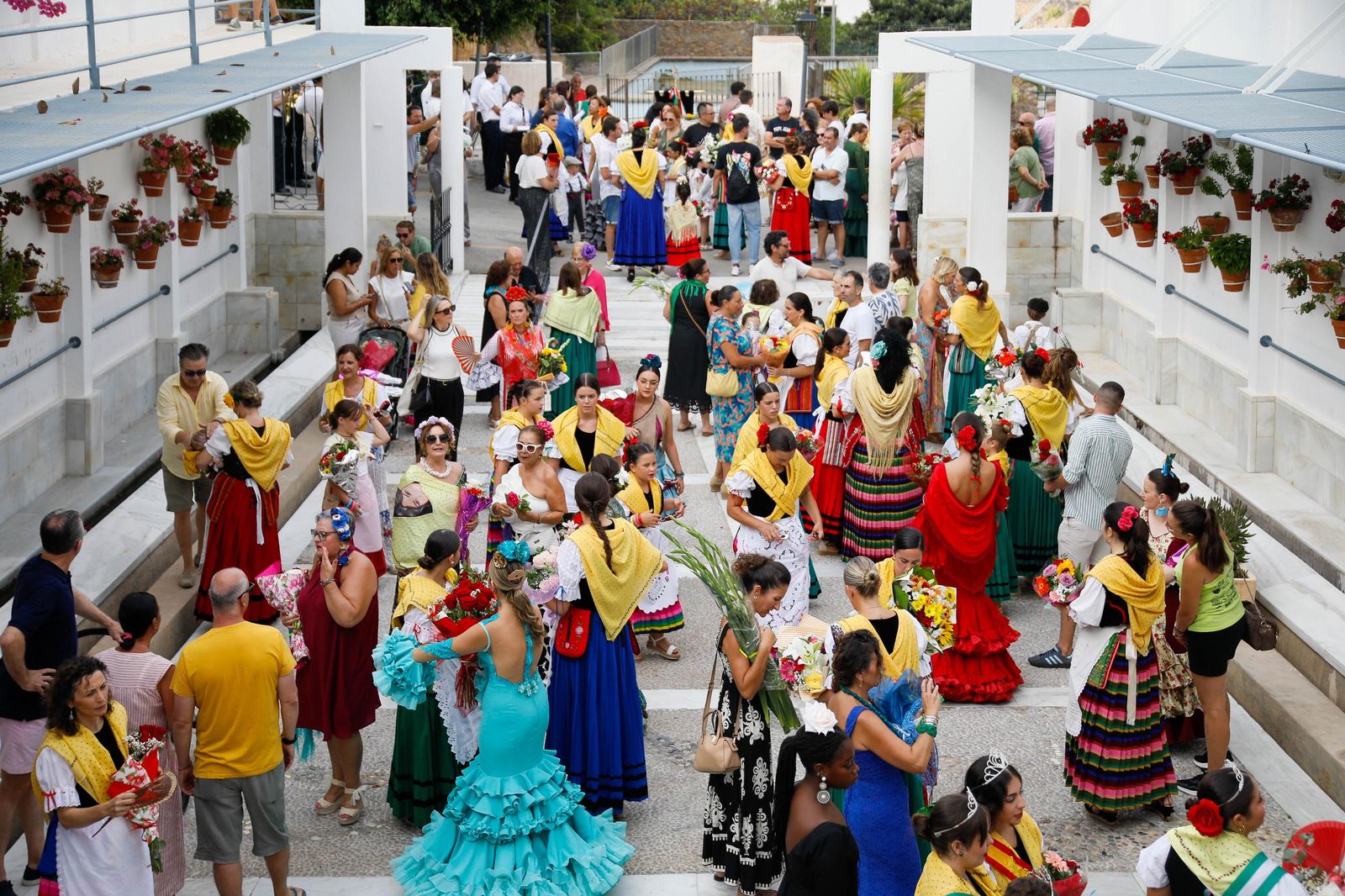La Subida del Agua de las fiestas de Mojácar, en imágenes