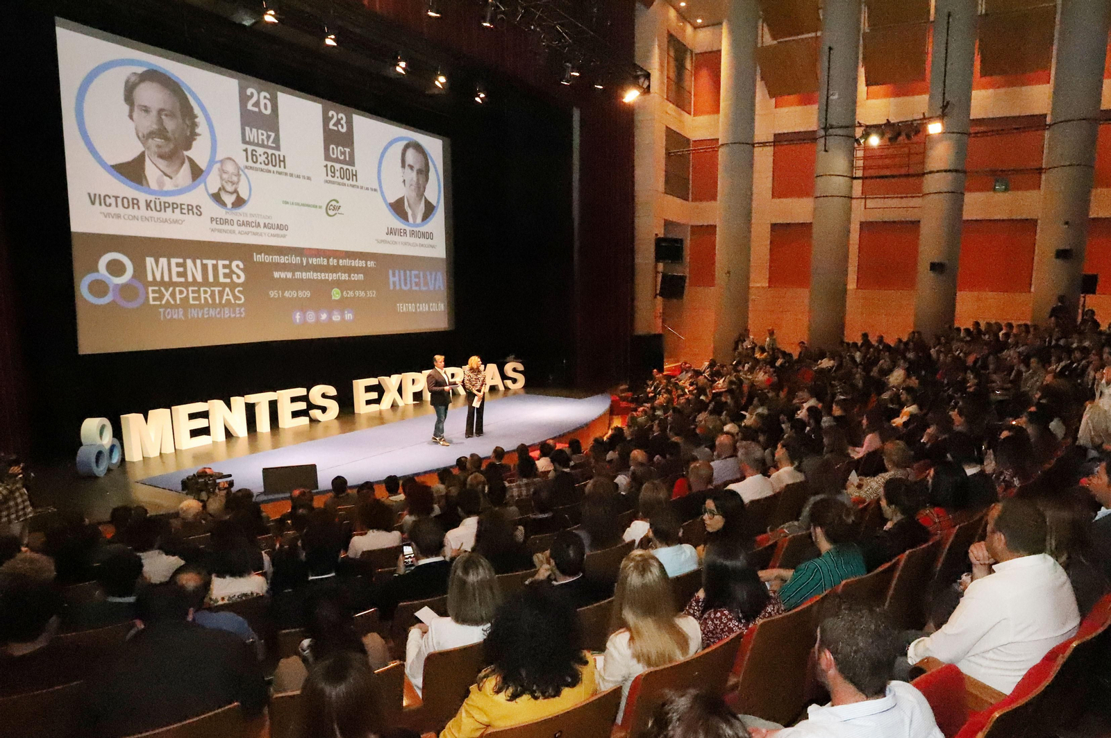Imágenes de las intervenciones de Víctor Küppers, Pedro García Aguado y Javier Iriondo en "Mentes Expertas", organizado por CSIF en la Casa Colón