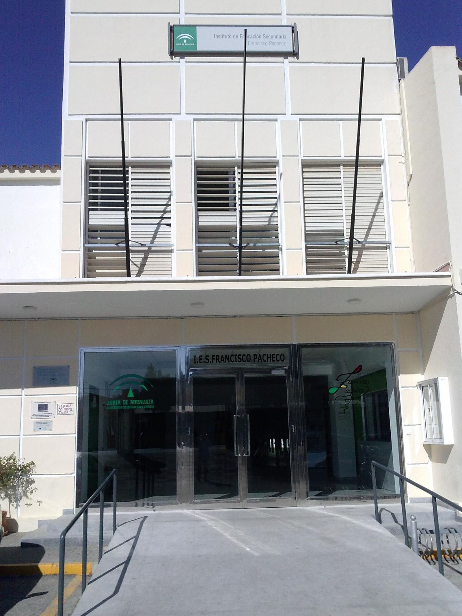 El Instituto de Enseñanza Secundaria (IES) Francisco Pacheco.