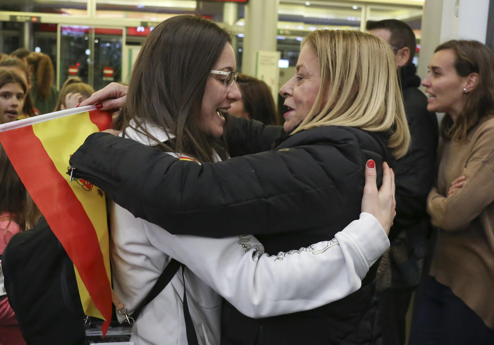 La llegada de Sole y Marta López a Málaga, en fotos