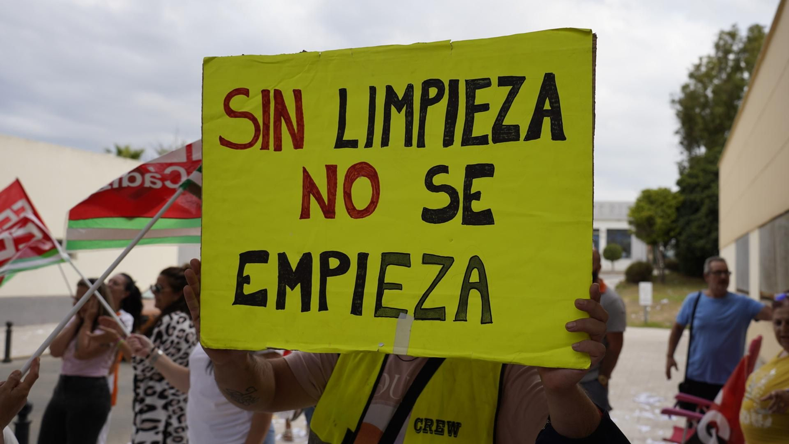 Fotos de la huelga de limpieza en el Hospital Punta de Europa de Algeciras