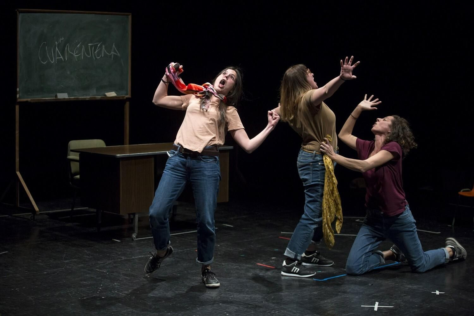 Un momento de la obra 'La plaga' de la compañía Caramala