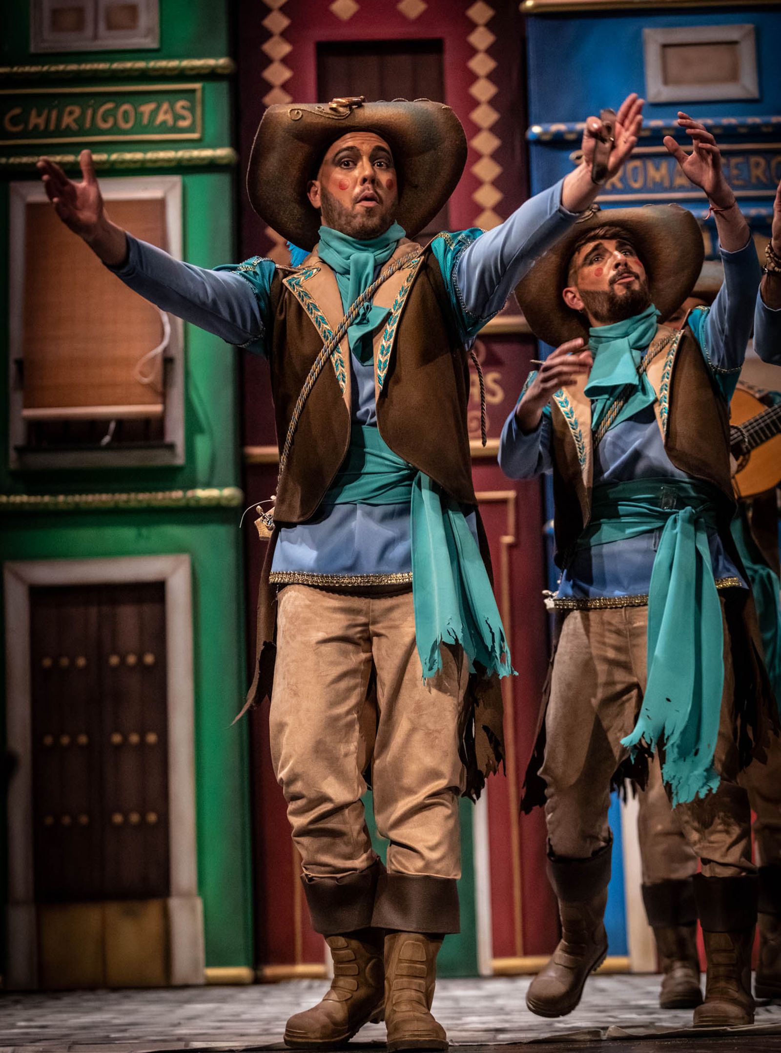 La comparsa '¿Te lo cuento o te la canto?' cerro la sesión