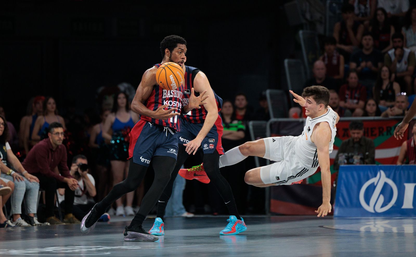 El Madrid tumba al Baskonia y espera a Unicaja o Barcelona en semifinales