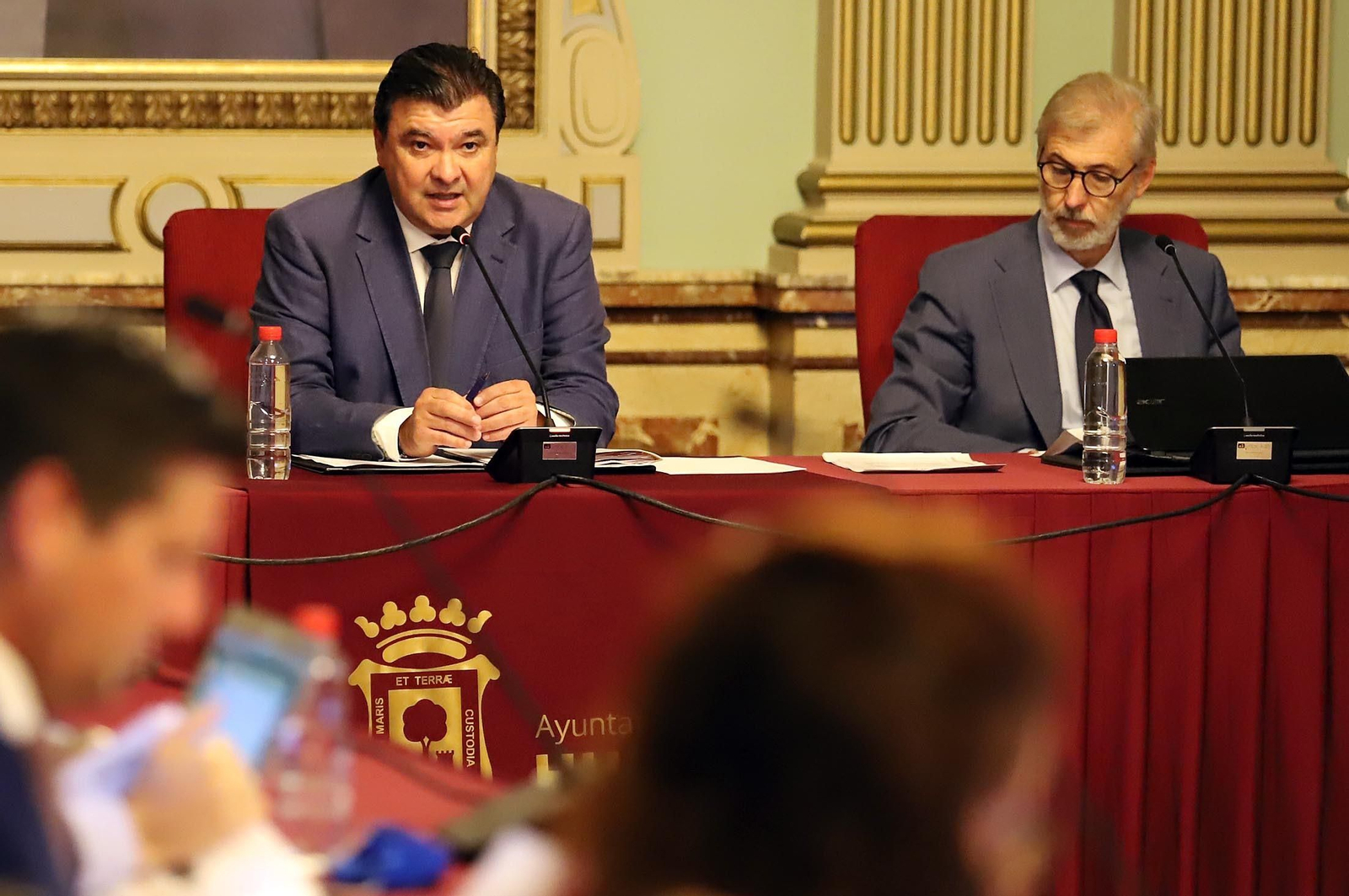Imágenes del pleno municipal celebrado en el Ayuntamiento de Huelva
