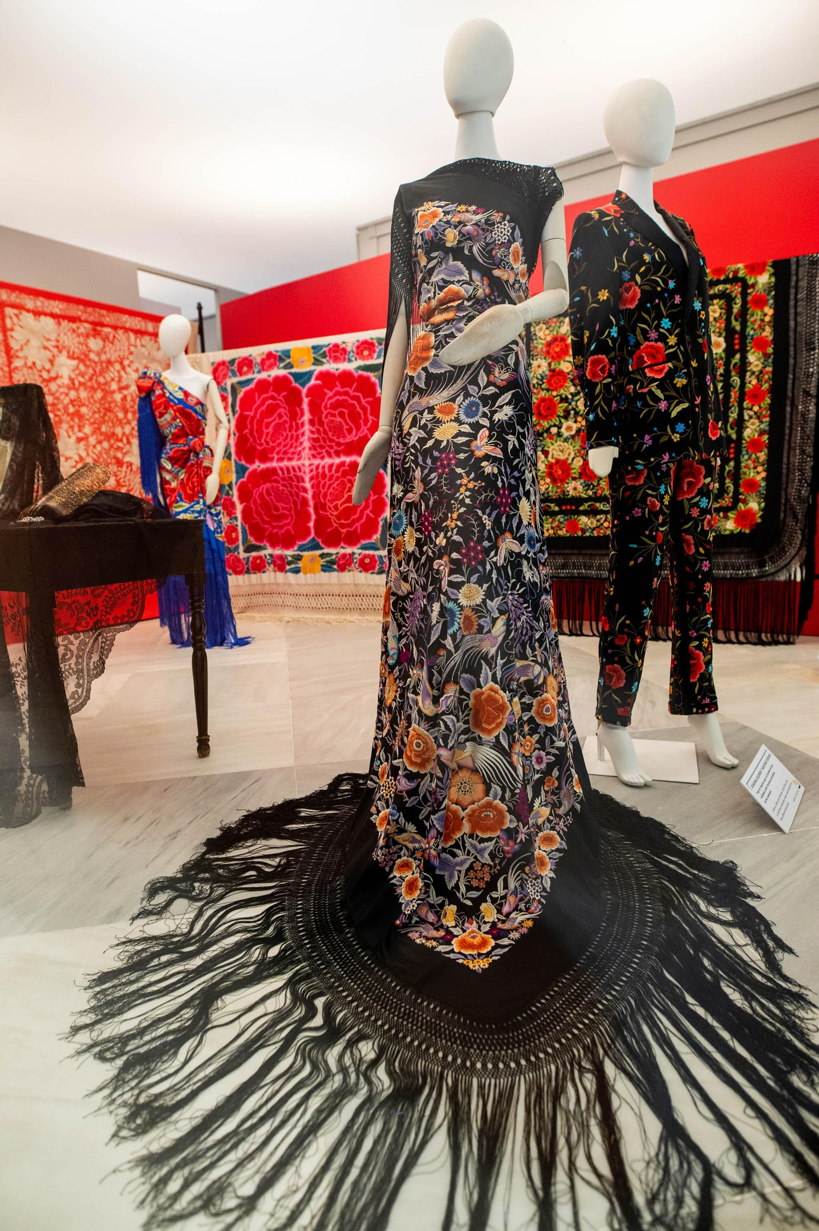 Todos los detalles de los diseños de la exposición 'Somos abril'