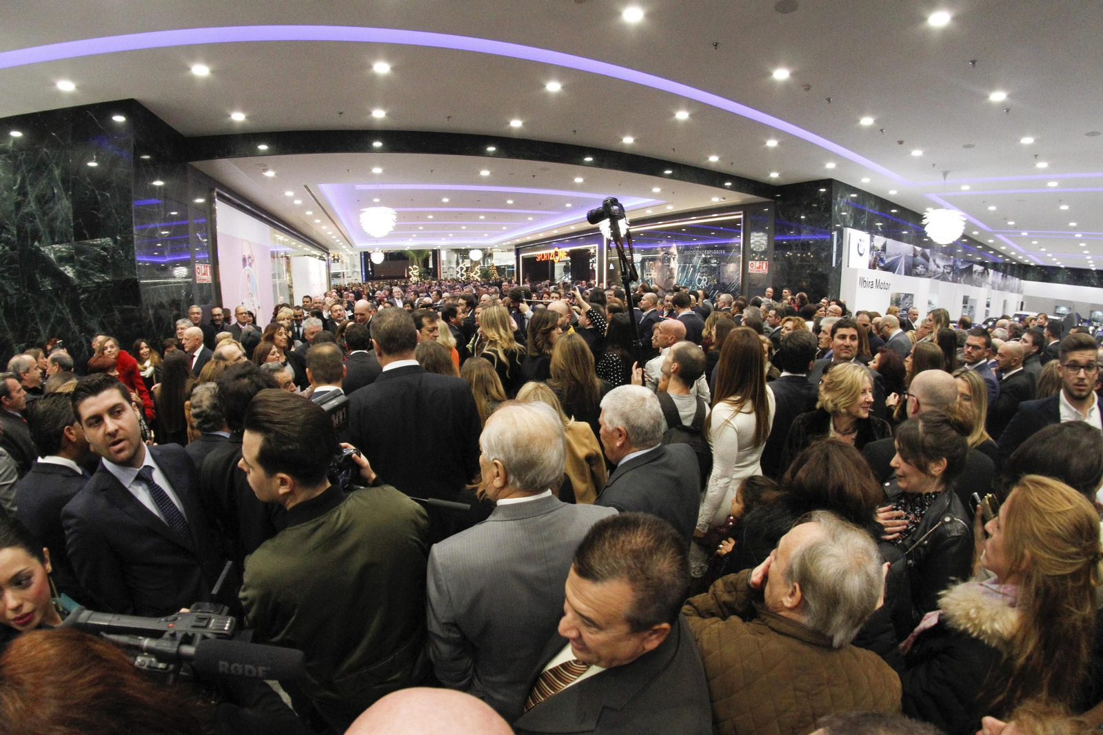 Fiesta en Granada por la apertura del Nevada