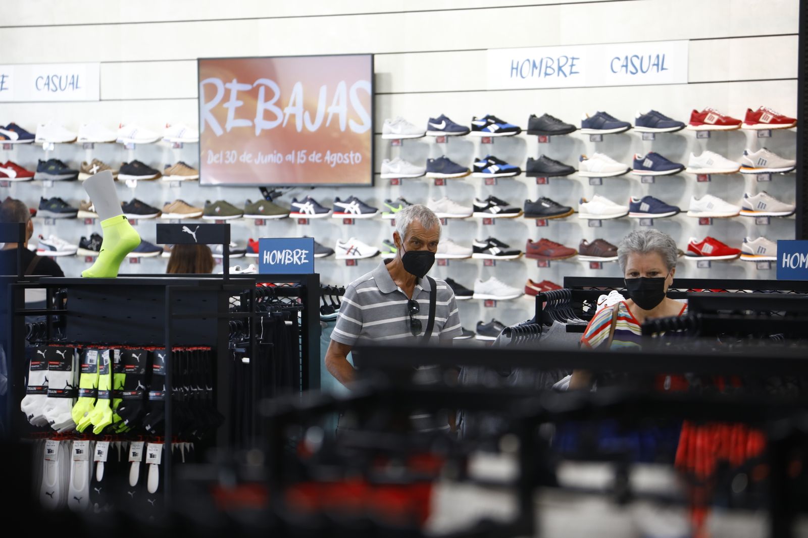 Día de apertura en el parque comercial Los Patios de Azahara de Córdoba, en imágenes