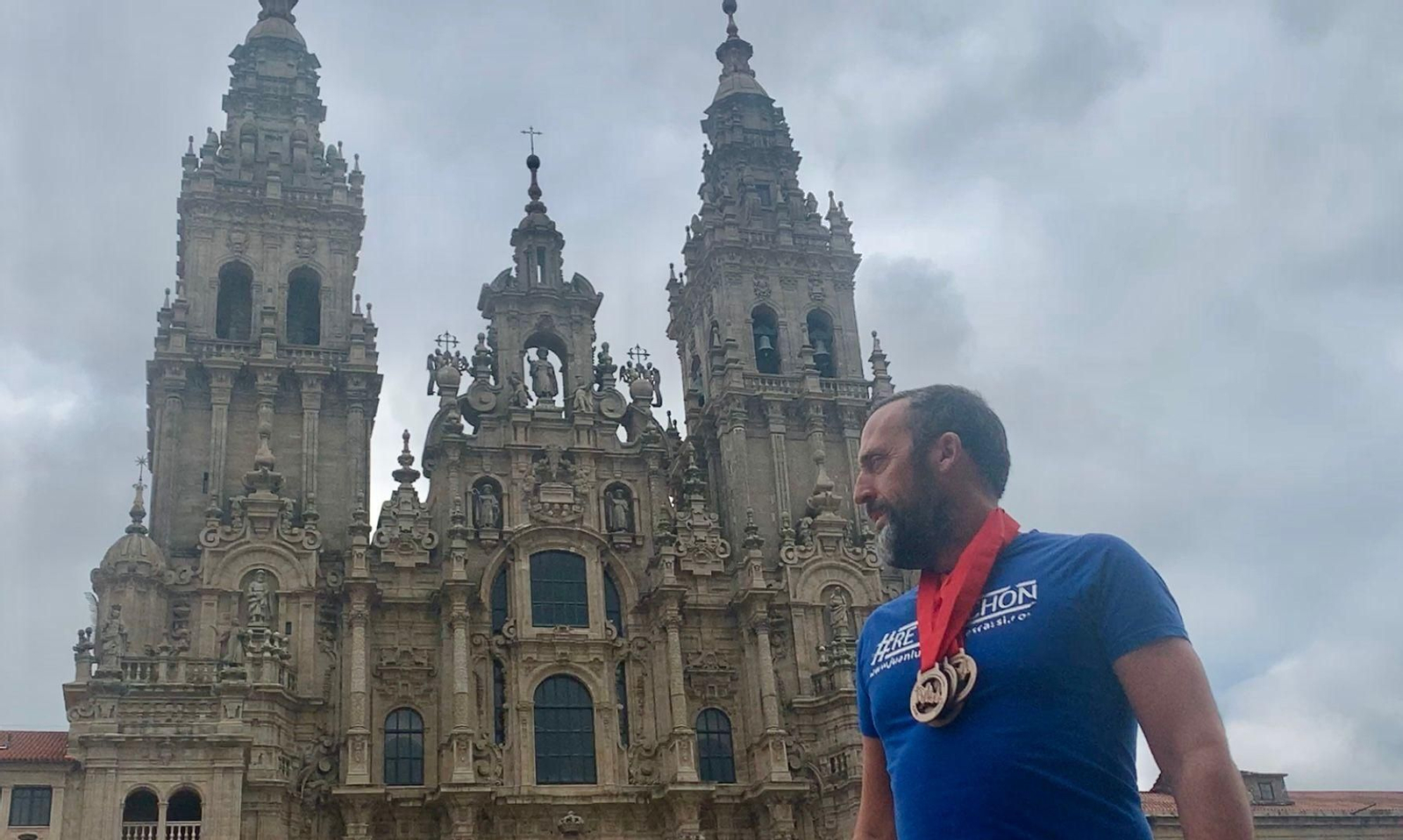 Juan Luis Muñoz Escassi, creador del Reto Pichón, a su llegada a Santiago este martes.