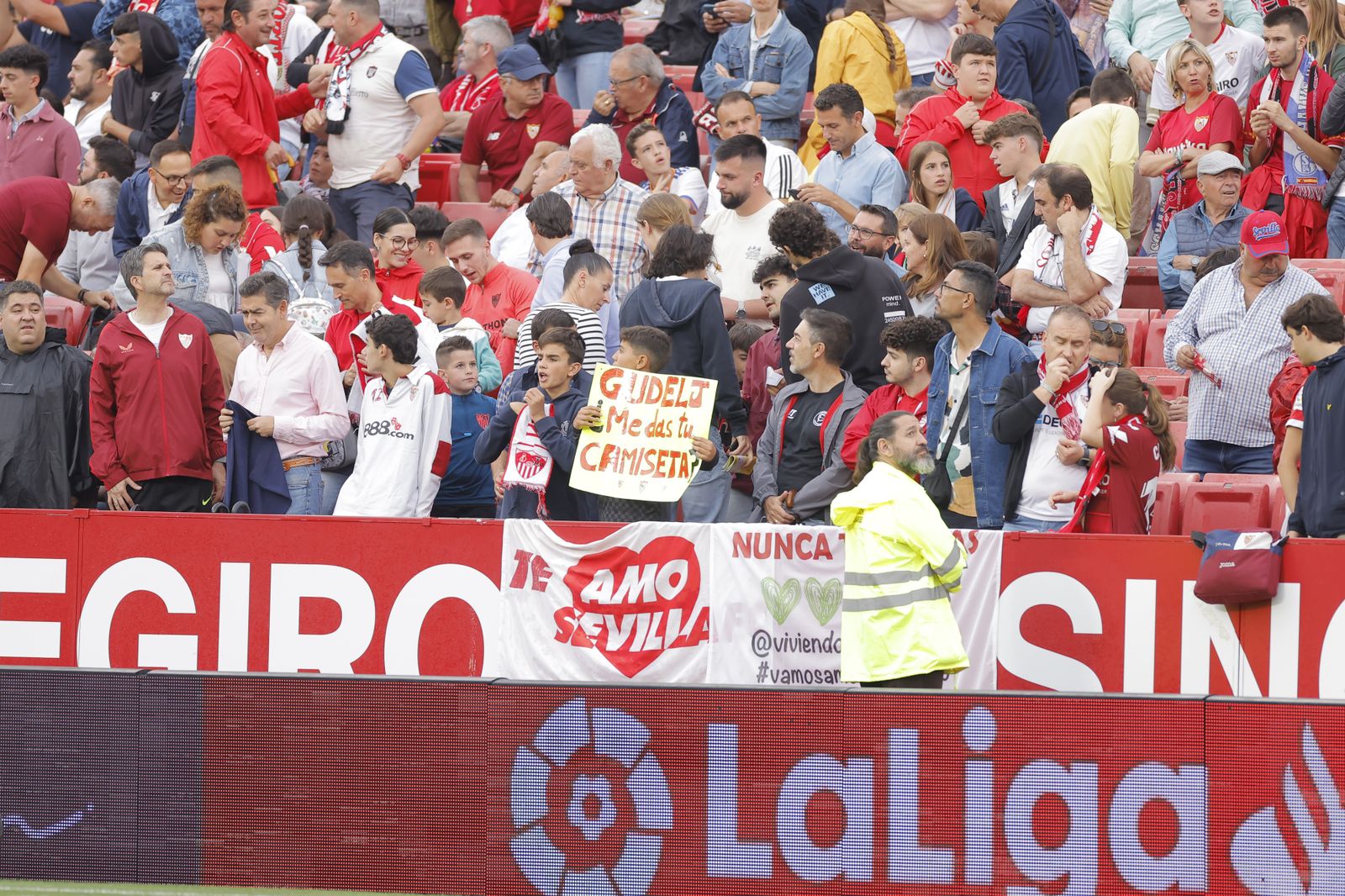 Búscate en las fotos del Sevilla-Madrid