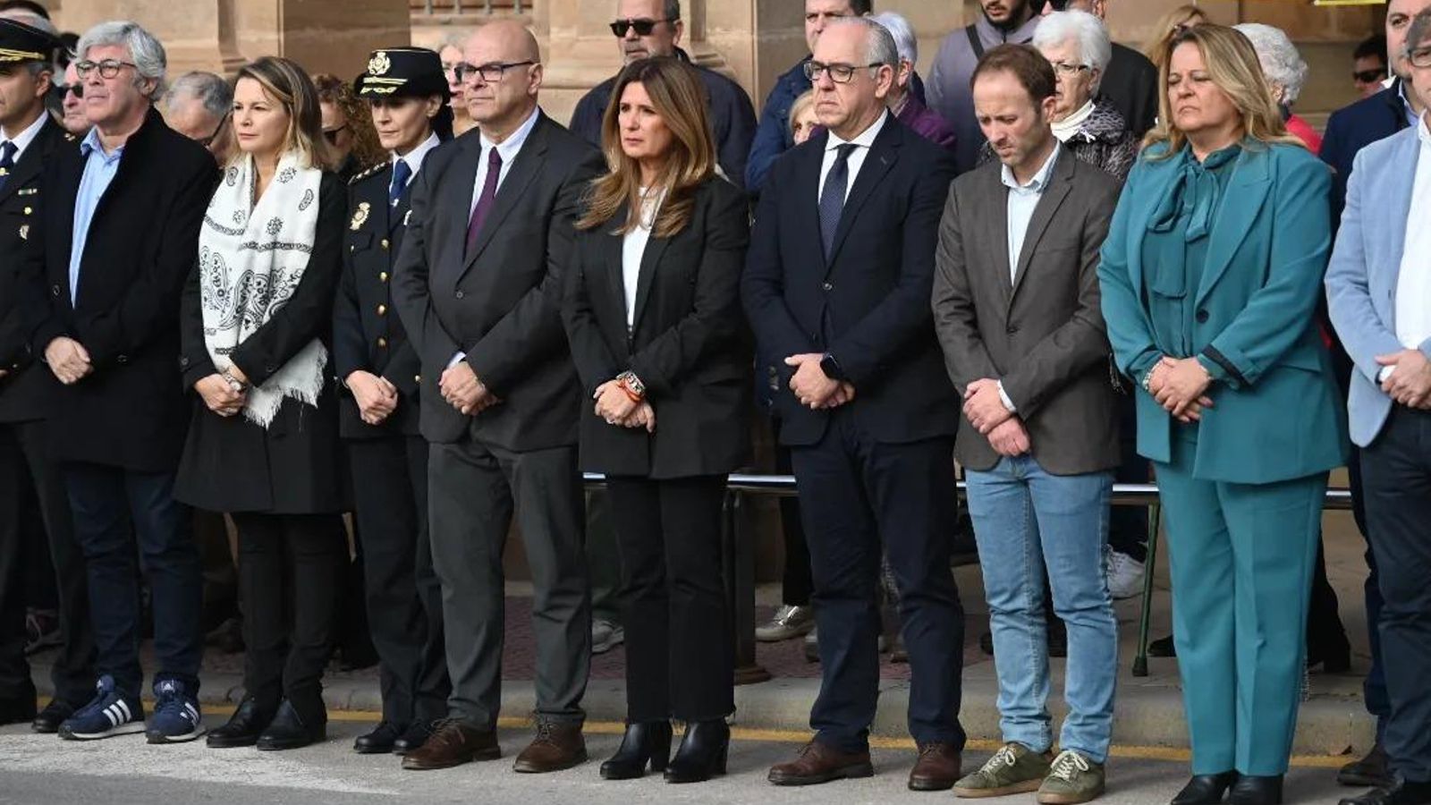 Representantes políticos en la concentración.