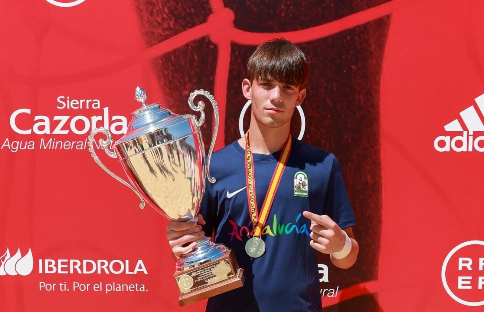 El jerezano Álvaro Arroyo Domínguez, campeón de España de fútbol playa con Andalucía. El jerezano Álvaro Arroyo Domínguez, campeón de España de fútbol playa con Andalucía.