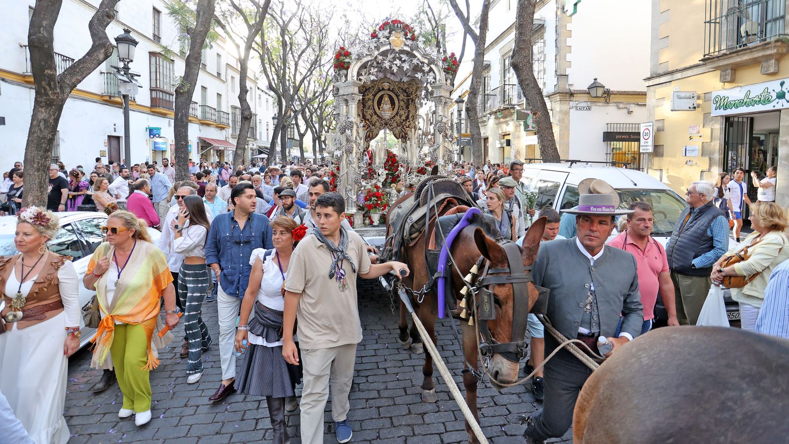 Llegada de la Hermandad del Rocío a Jerez