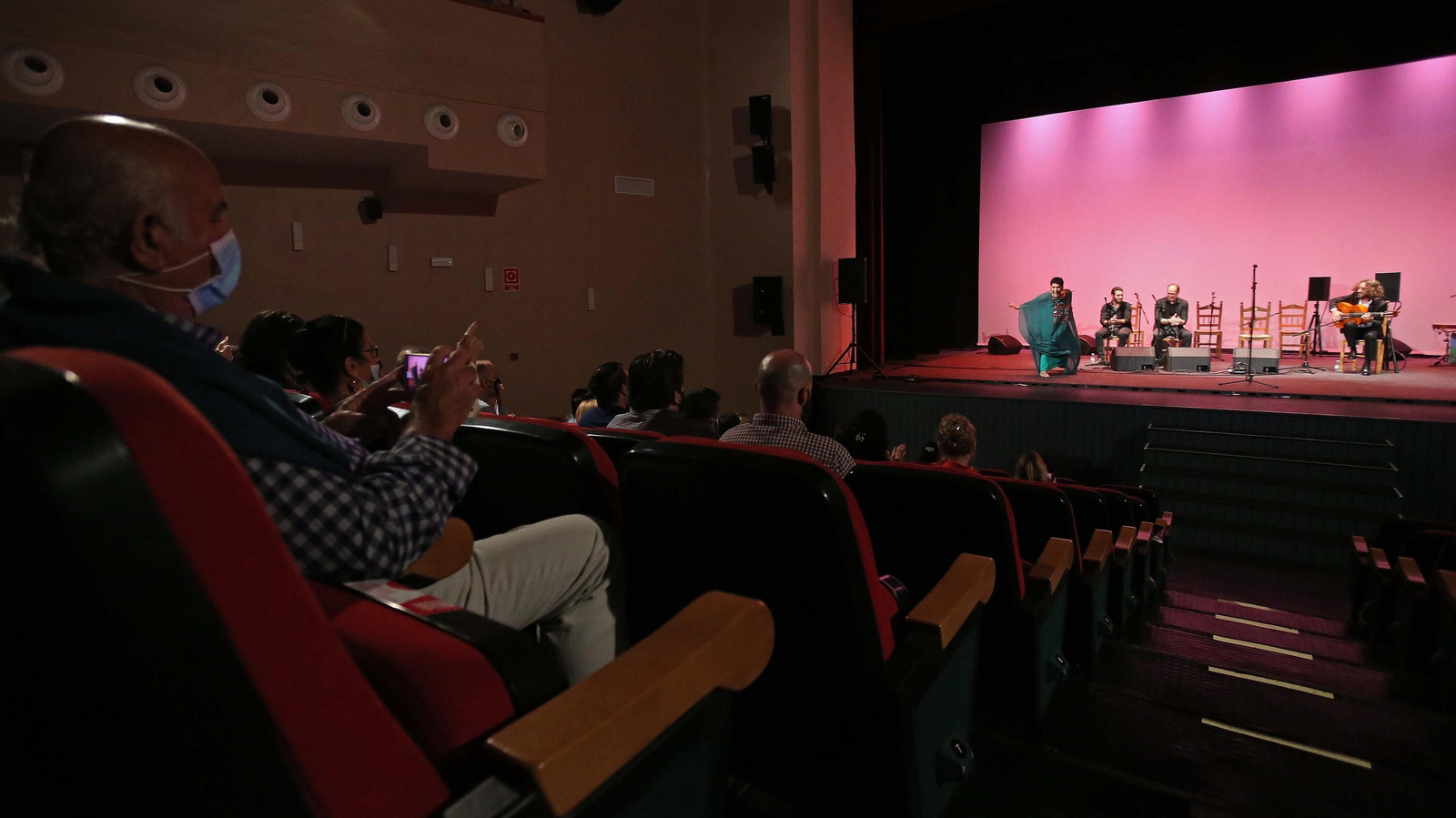 Remedios Amaya triunfa en la tercera noche de la Bienal de San Roque