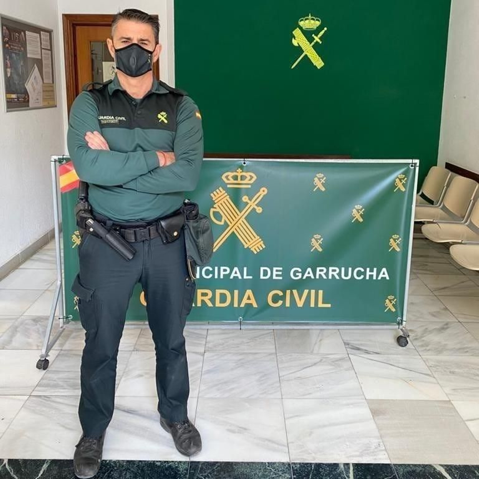 La Guardia Civil premia al agente que salvó a una niña de Garrucha que se asfixiaba