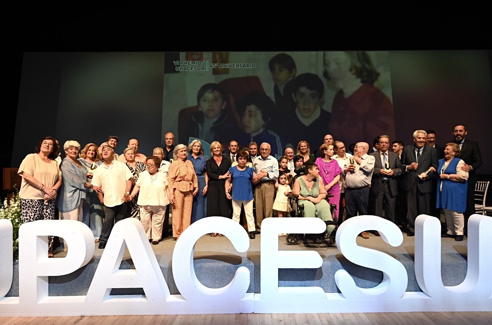 Miembros de Upacesur durante su gala de aniversario.