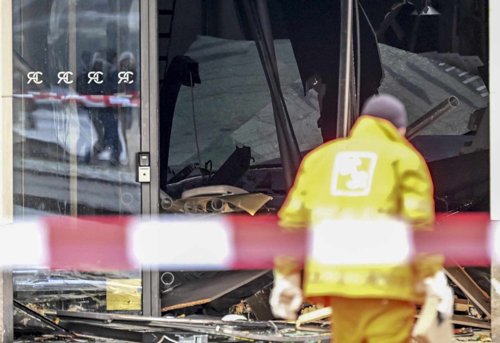 Las fotos del reventón del Aquadom en Berlín