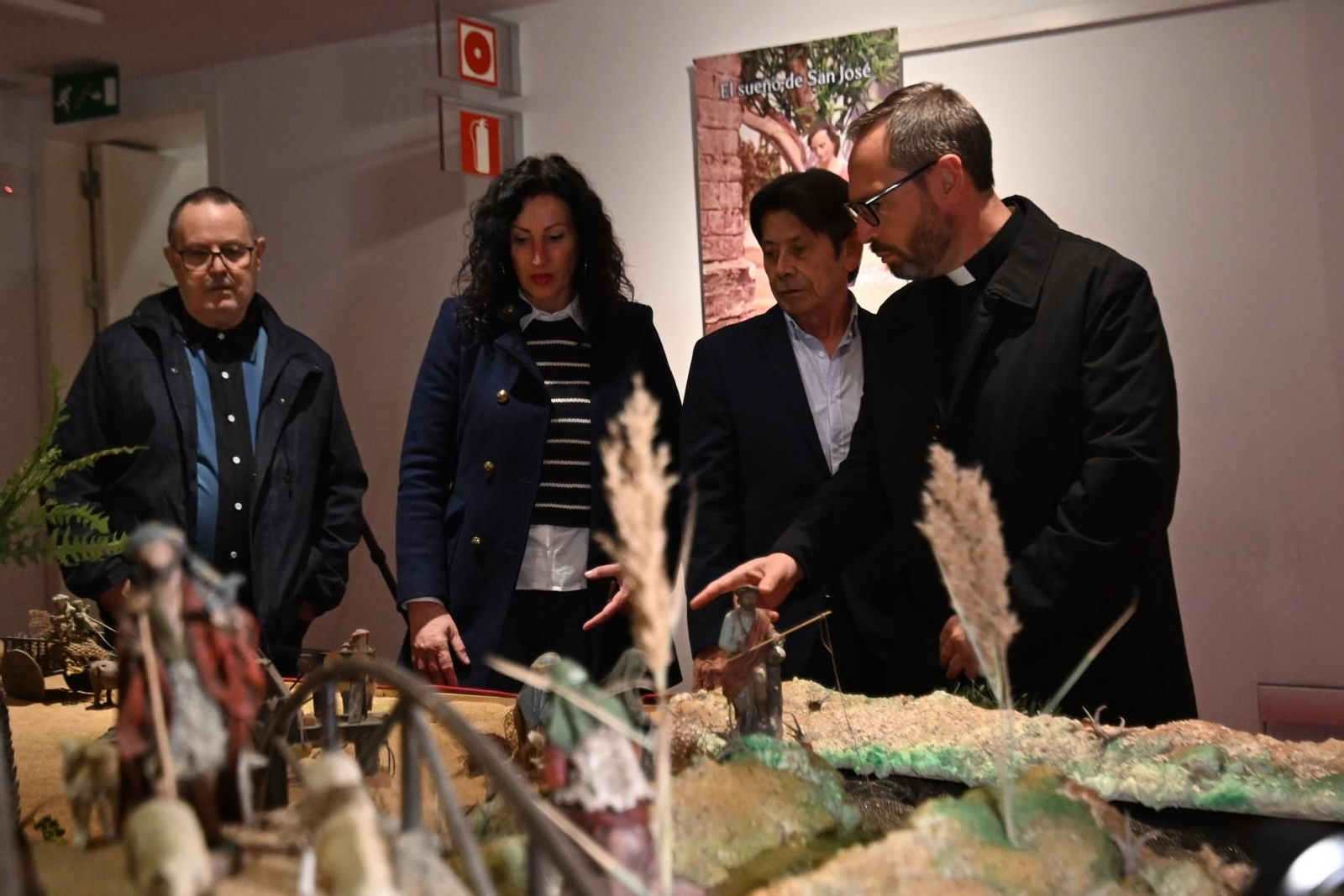 La alcaldesa ha inaugurado el Belén, de la Hermandad del Prendimiento.