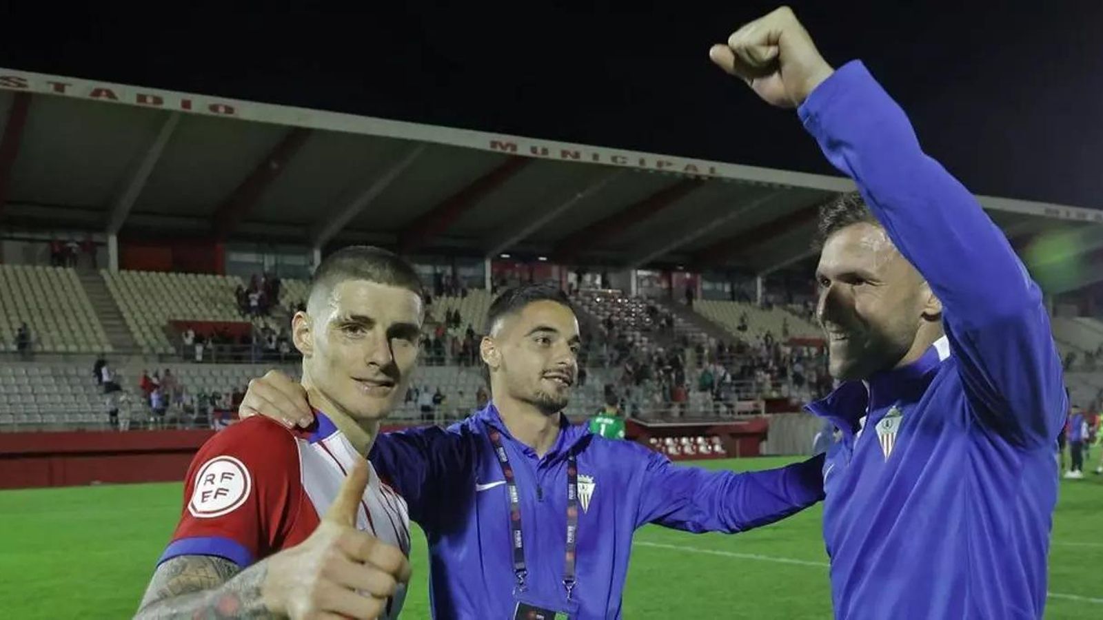 Eric Montes, con Tomás e Iván Turrillo.