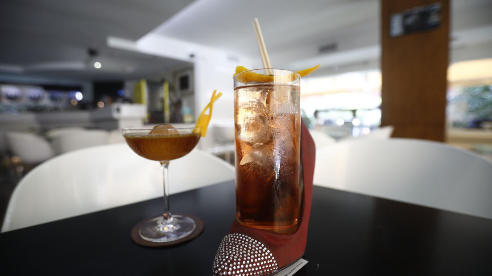 Dos de los cócteles del Glace Lounge Bar