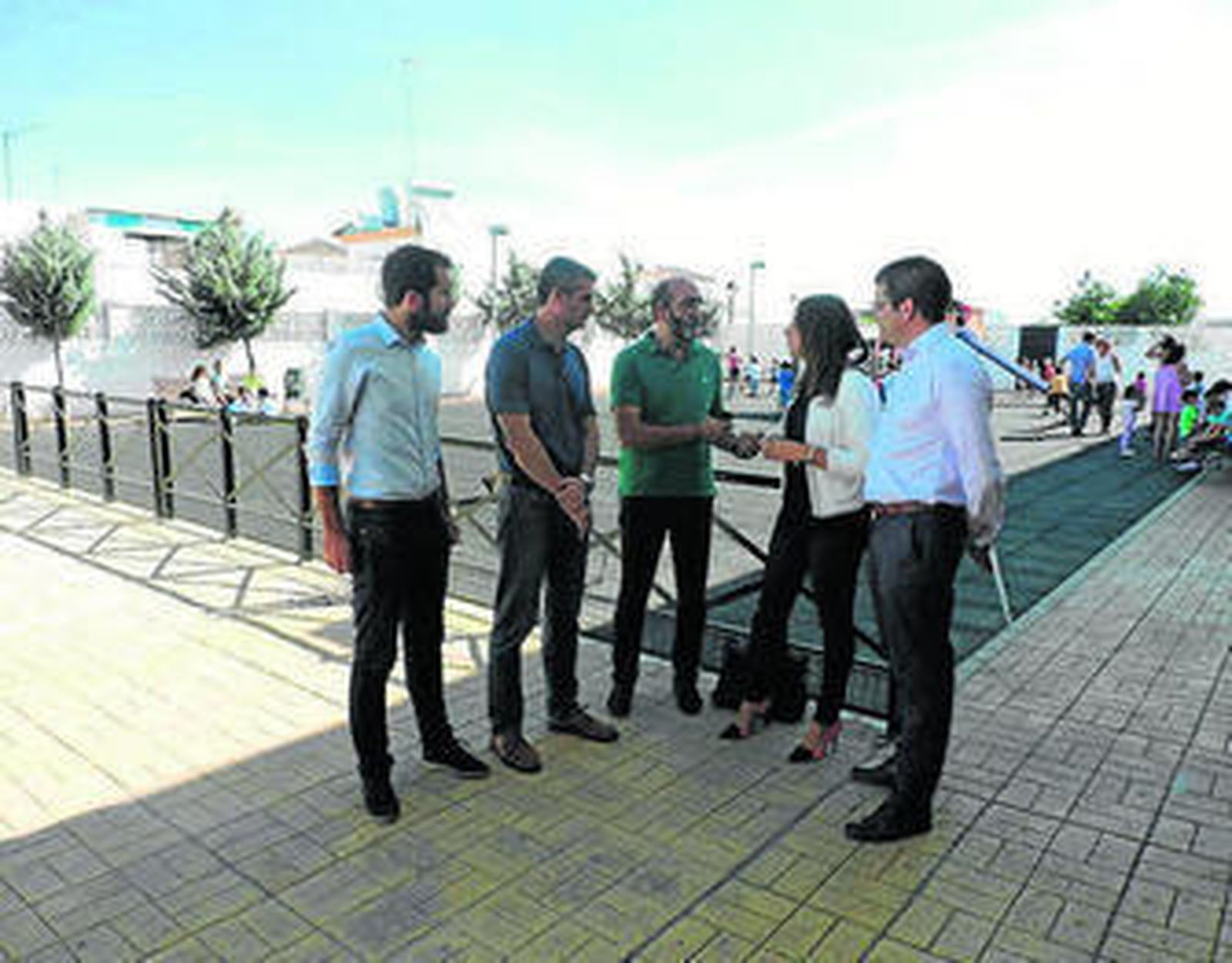El equipo de gobierno de Arcos asistió ayer a la inauguración del curso.