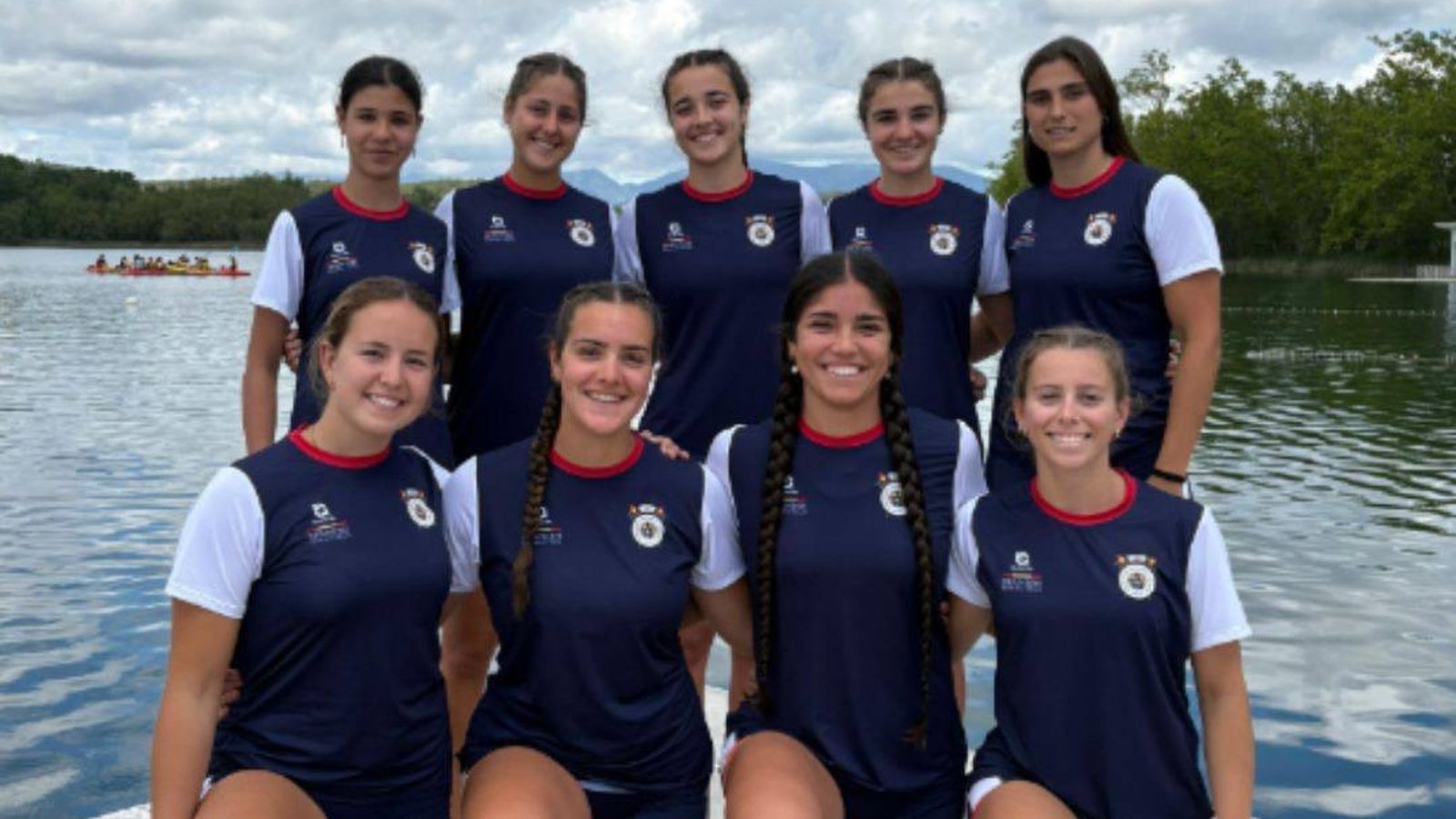 Julia Gelart, Jone Laguardia, Mikele Agüero, Leire Navaridas, Alejandra Vázquez, María Navarro, Sara Naboni, Inés Izquierdo y Paula Márquez.