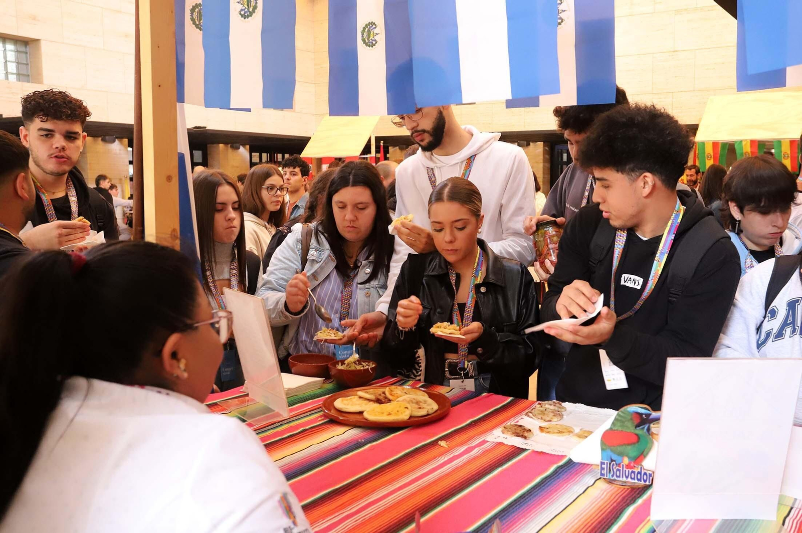 Talleres y ambiente en la segunda edición de Binómico, en imágenes
