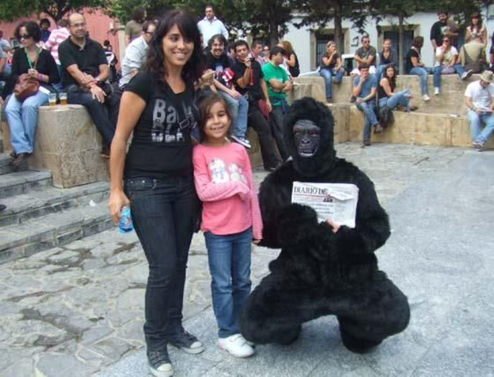 Iba para hombre, pero se quedó en mono. Eso sí, un mono muy leído, que va con su Diario a todas partes. Si te encontraste con nuestro particular monkey el sábado, búscate en esta galería. 

Foto: Senda
