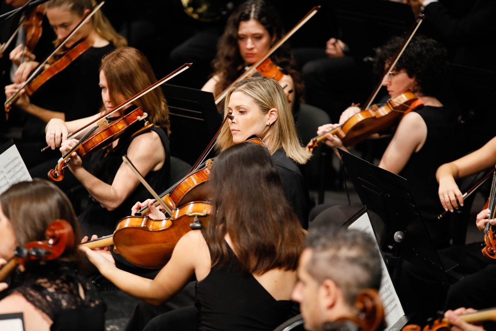 Imágenes de la novena Beethoven interpretado por la OCAL y Orfeón para Cajamar