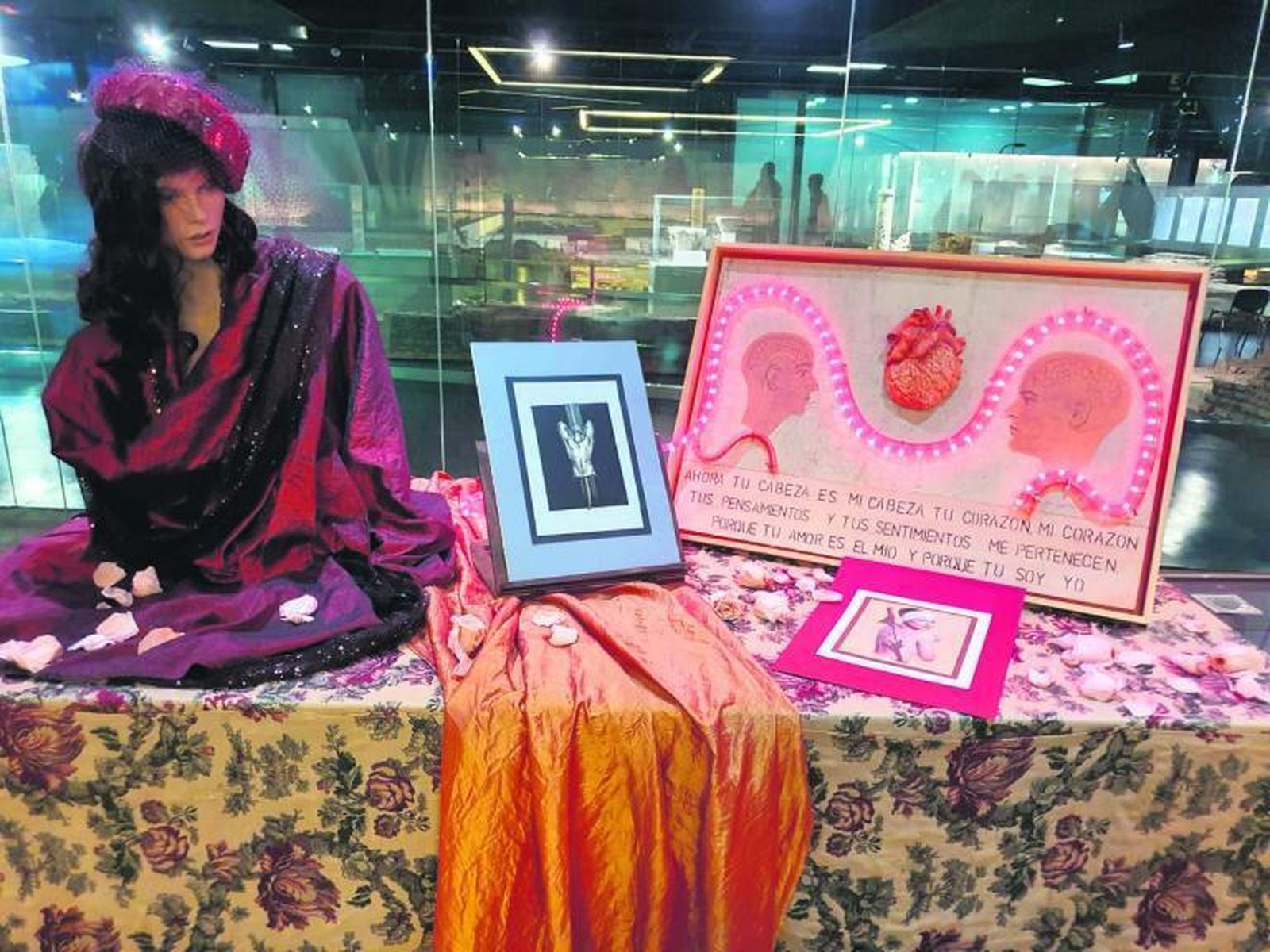 Instalación de Teresa Lafita en el Antiquarium de la Encarnación.