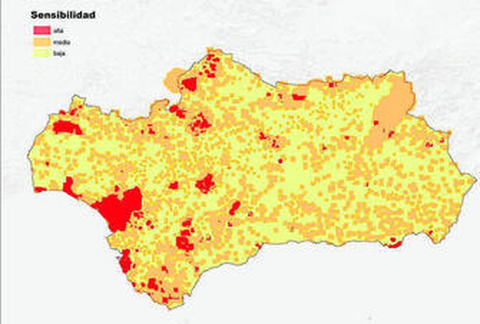 1. Mapa de sensibilidad de Andalucía, que marca las zonas con mayor presencia de aves. 2. Aspecto del SIG de REE, desarrollado por Asistencias Técnicas Clave.