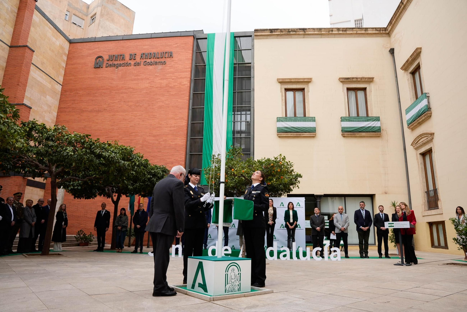 Así han sido las imágenes del día de la bandera en Almería