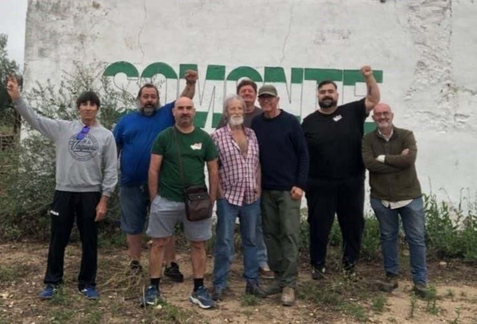 Jornaleros del SAT en la finca pública de Somonte. Jornaleros del SAT en la finca pública de Somonte.