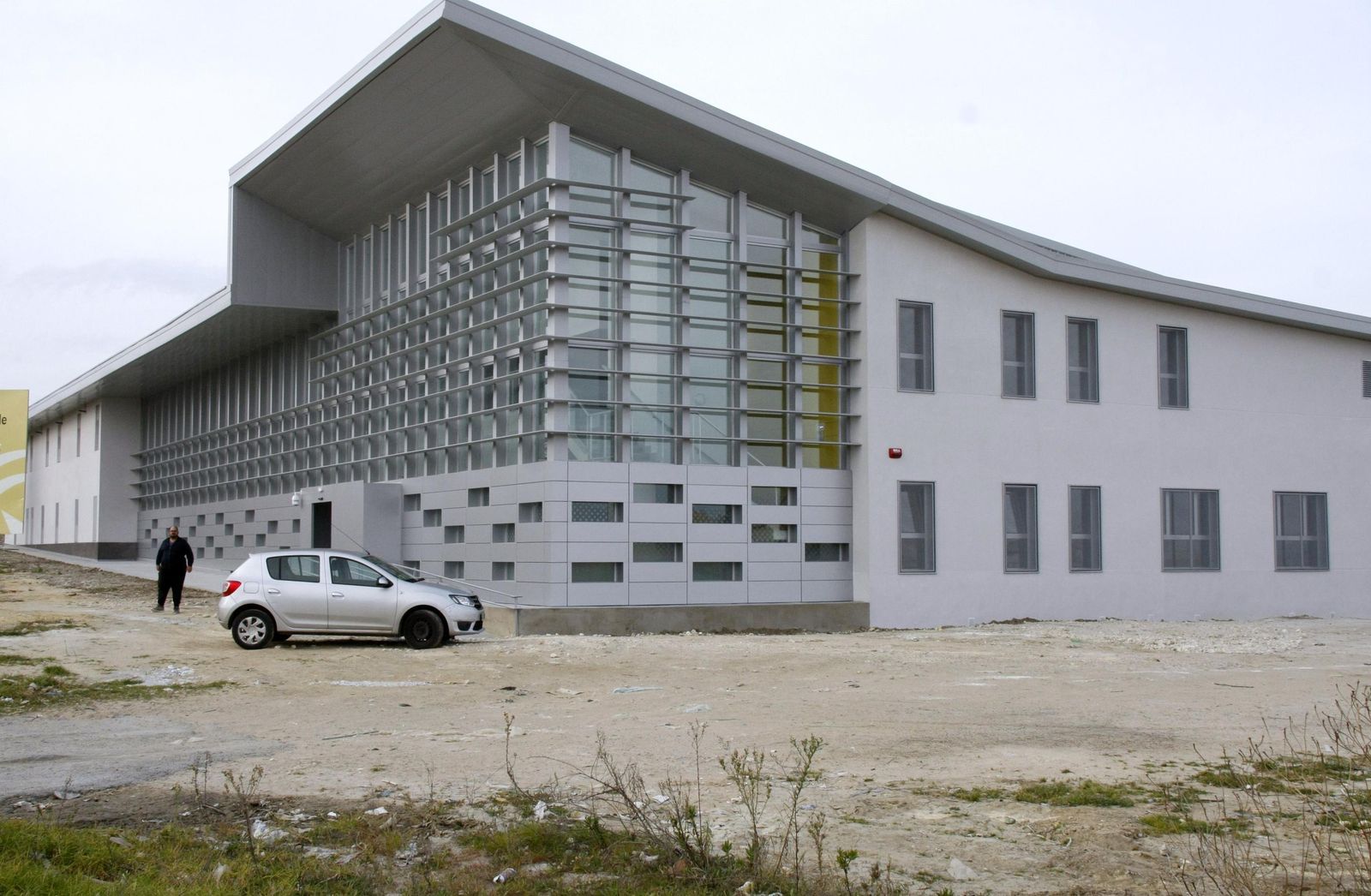 Centro de salud Ángel Salvatierra.