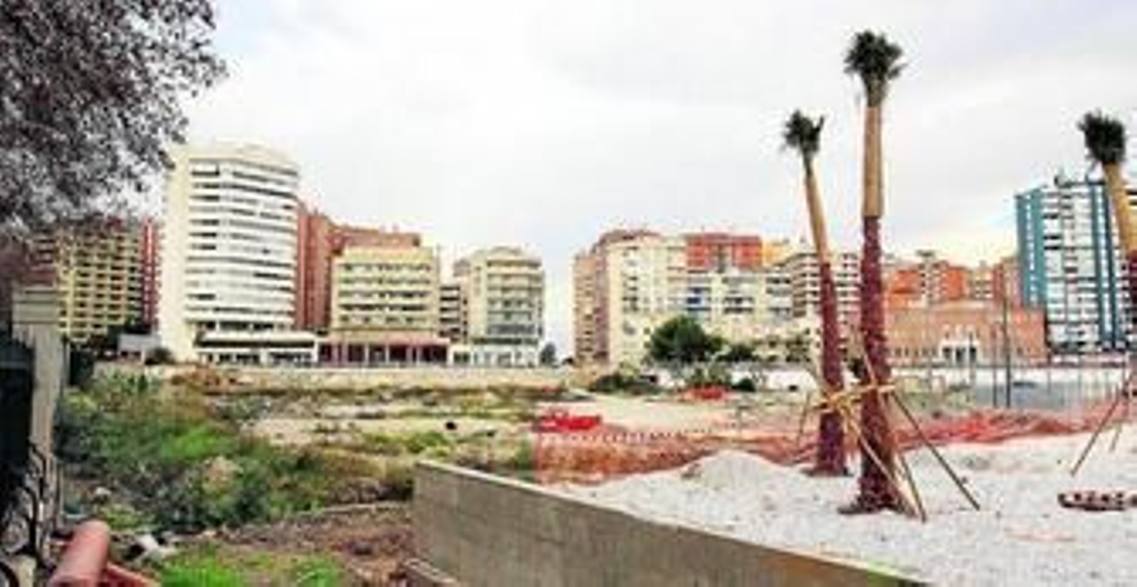 Vista de la esquina de los muelles 1 y 2 del Puerto de Málaga.