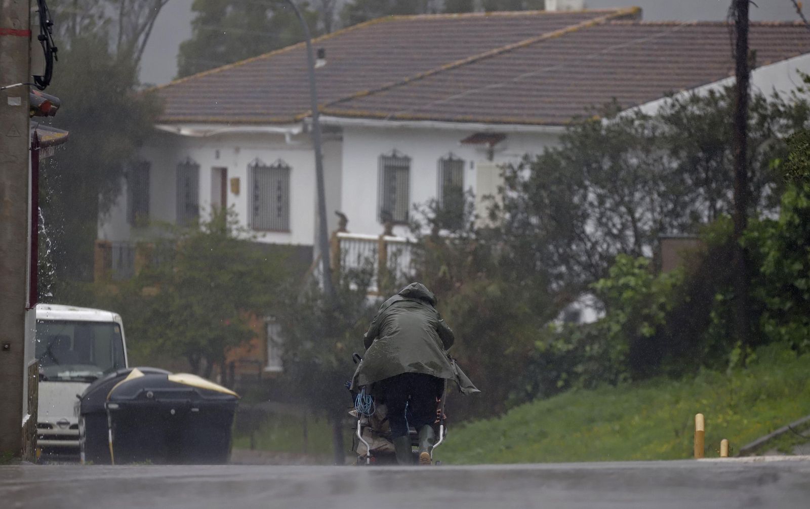 Fotos del temporal de lluvia y viento por la borrasca Kristin en Jimena de la Frontera, San Pablo de Buceite y San Martín del Tesorillo