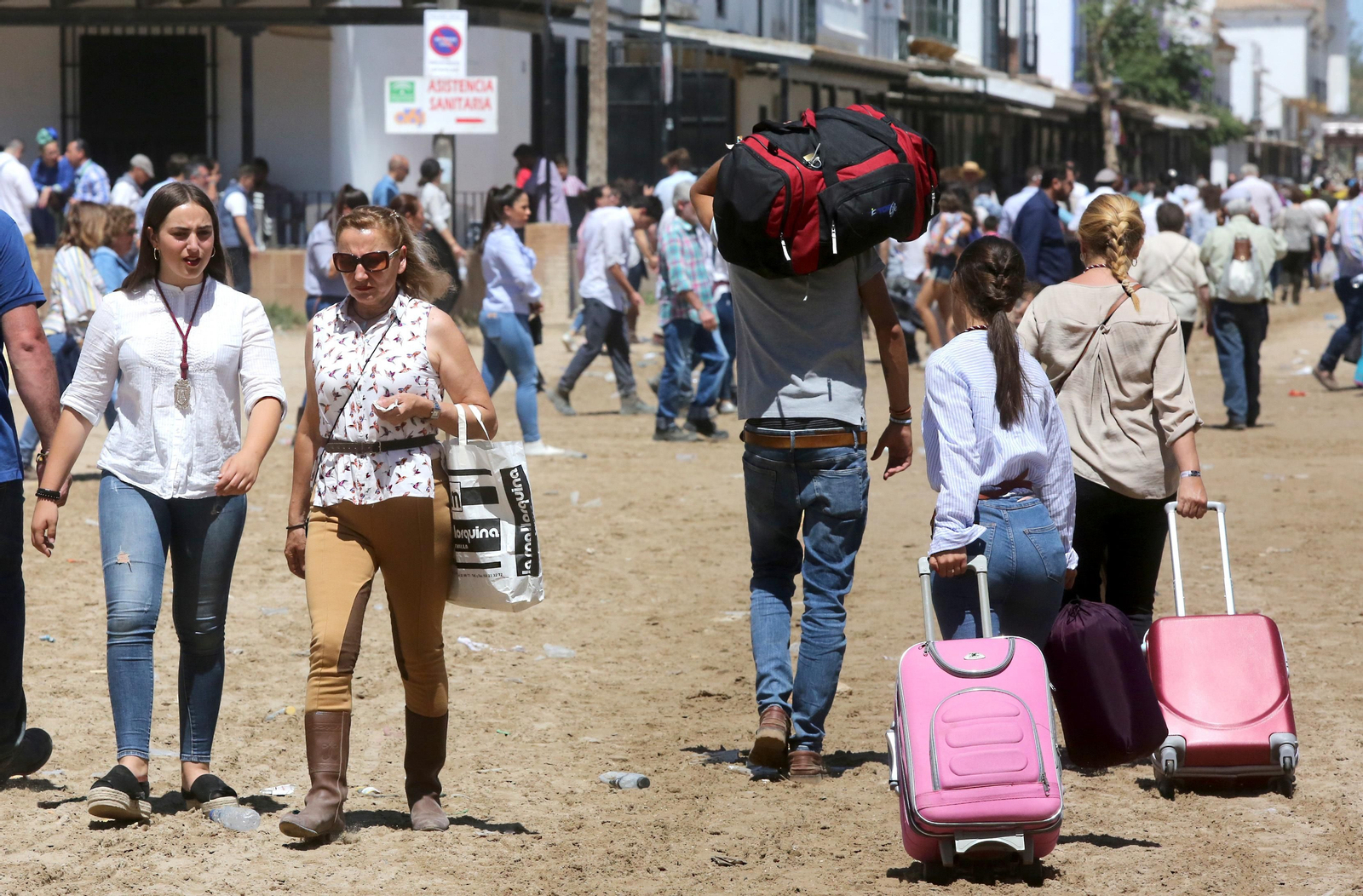Imágenes del Lunes de Pentecostés en la Romería del Rocío 2019