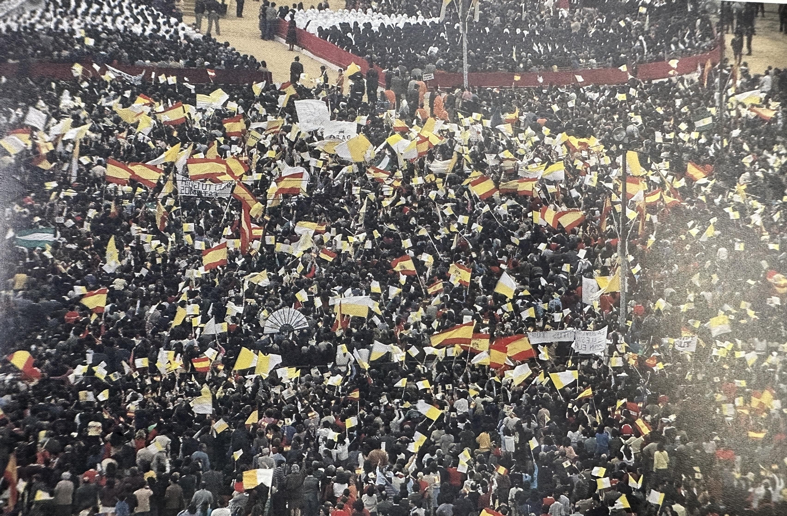 Las imágenes de la primera visita del Papa a Sevilla