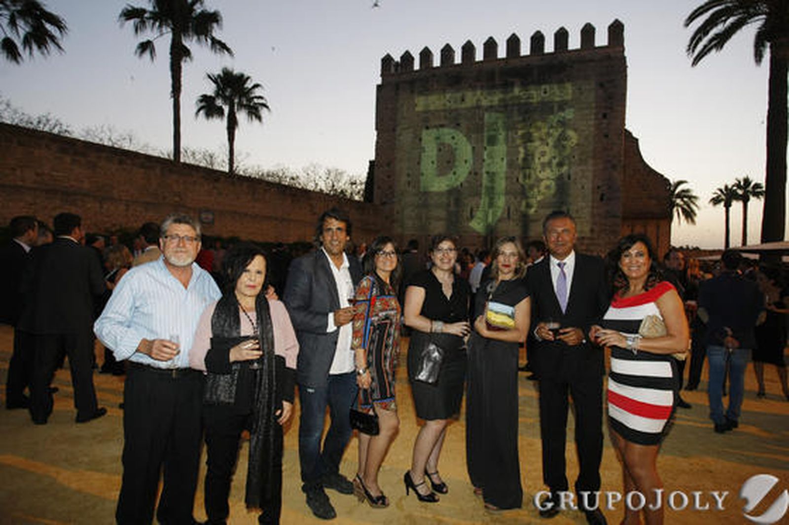 Carlos Chinesta, Carmen Jiménez, Manuel Montero, Sonia Herrera, Pepa Pacheco, Lourdes Acosta, Eduardo García y Dominica Guardia.

Foto: Manuel Pascual · Miguel Angel Gonzalez · Manuel Aranda