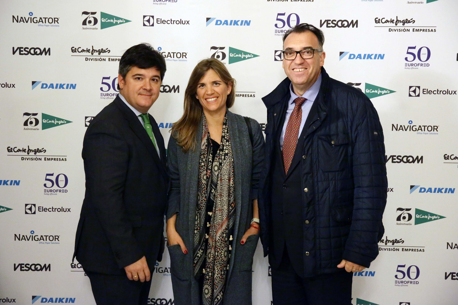 Autoridades de Málaga con Cristina Álvarez (quinta por la izquierda) y Juan Javier Caparrós (tercero por la izquierda).