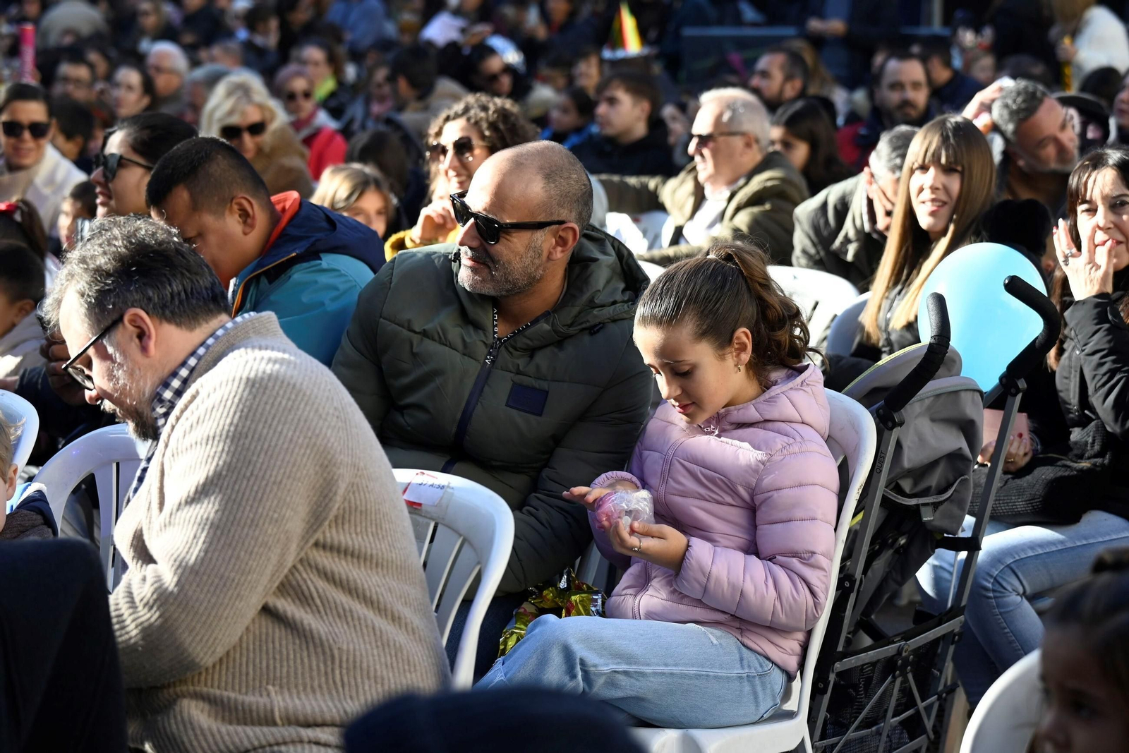 Los niños de Córdoba despiden 2024 con una fiesta infantil y campanadas en las Tendillas, en imágenes