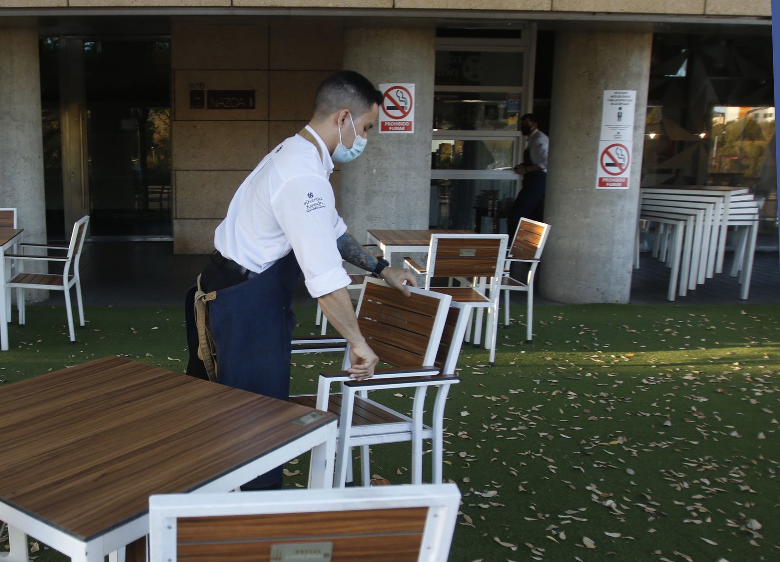 La primera tarde de cierre de bares y comercio en Córdoba, en fotografías