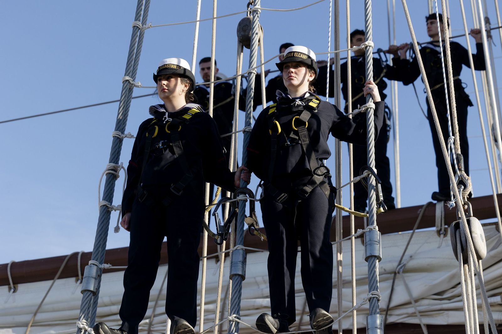 Las imágenes de la despedida del Juan Sebastián de Elcano
