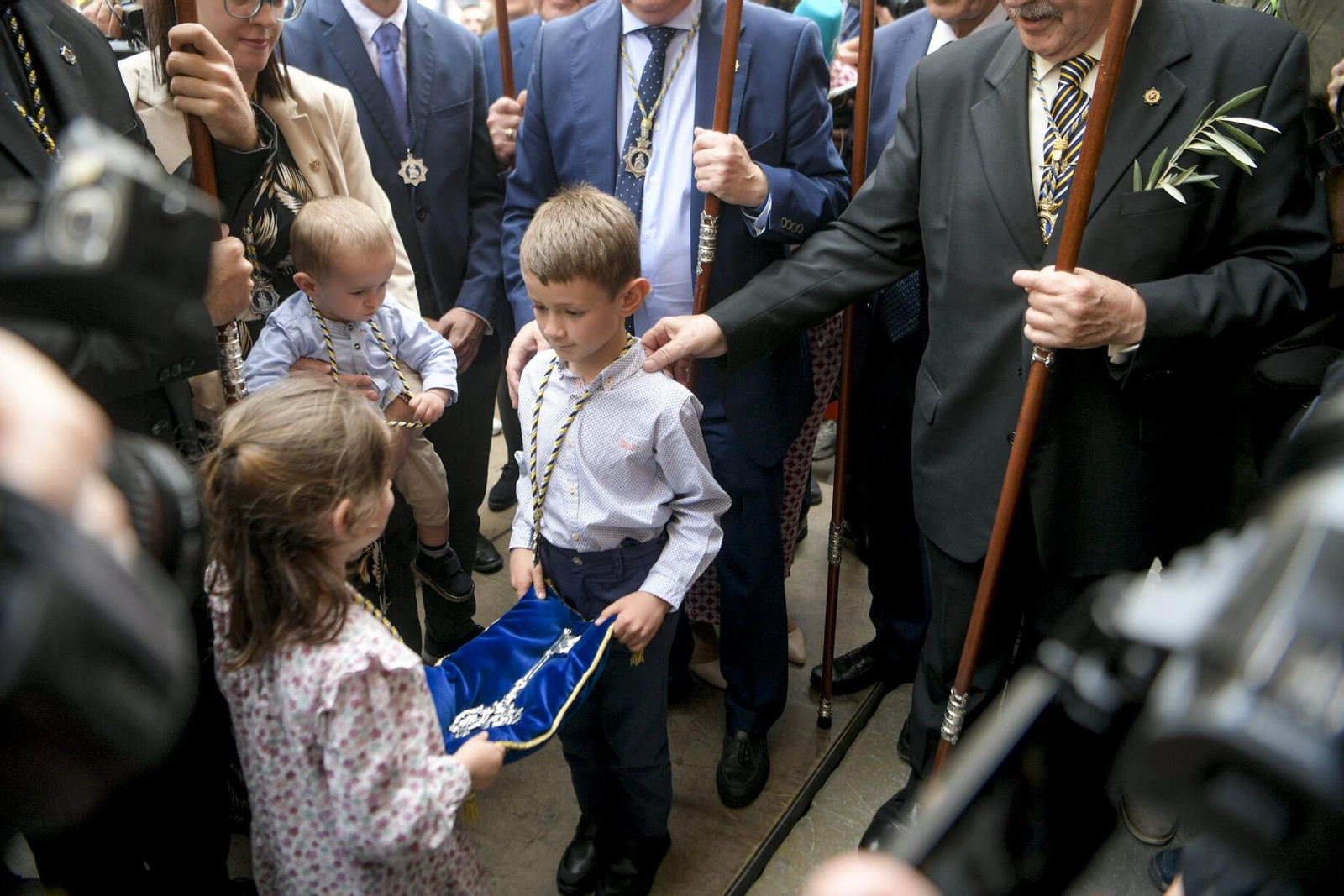 Así vivió Granada la salida de la Hermandad de la Borriquilla 2025