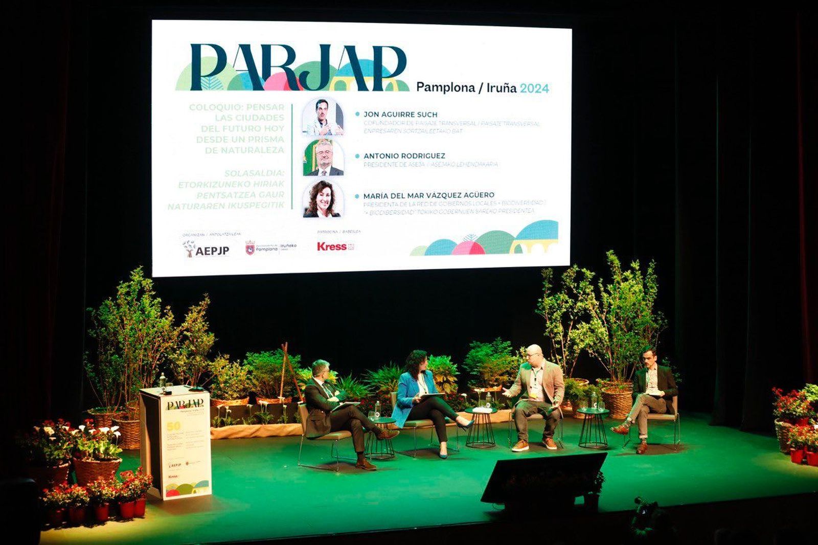 Un momento de la intervención de la alcaldesa en el congreso de Pamplona