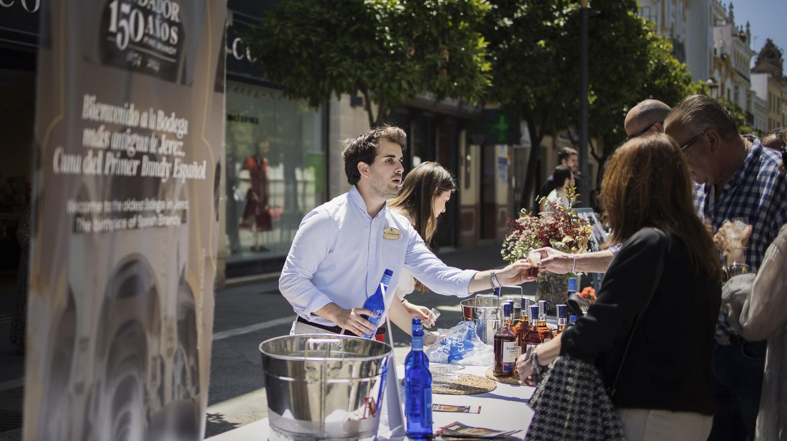 Motos, vino y literatura: búscate en el ambiente del centro de Jerez el sábado del Gran Premio de Jerez 2025