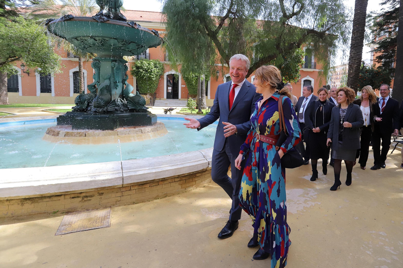 Imágenes de la firma del acuerdo entre Cepsa y Fertiberia para implantar el anillo de hidrógeno verde en Huelva