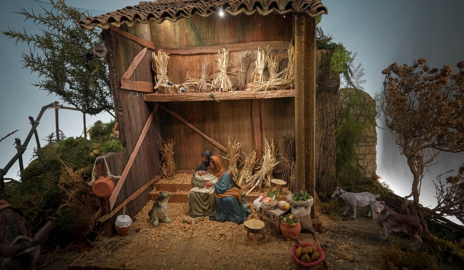Imágenes de la exposición '50 Navidades montando el Belén' en Jerez