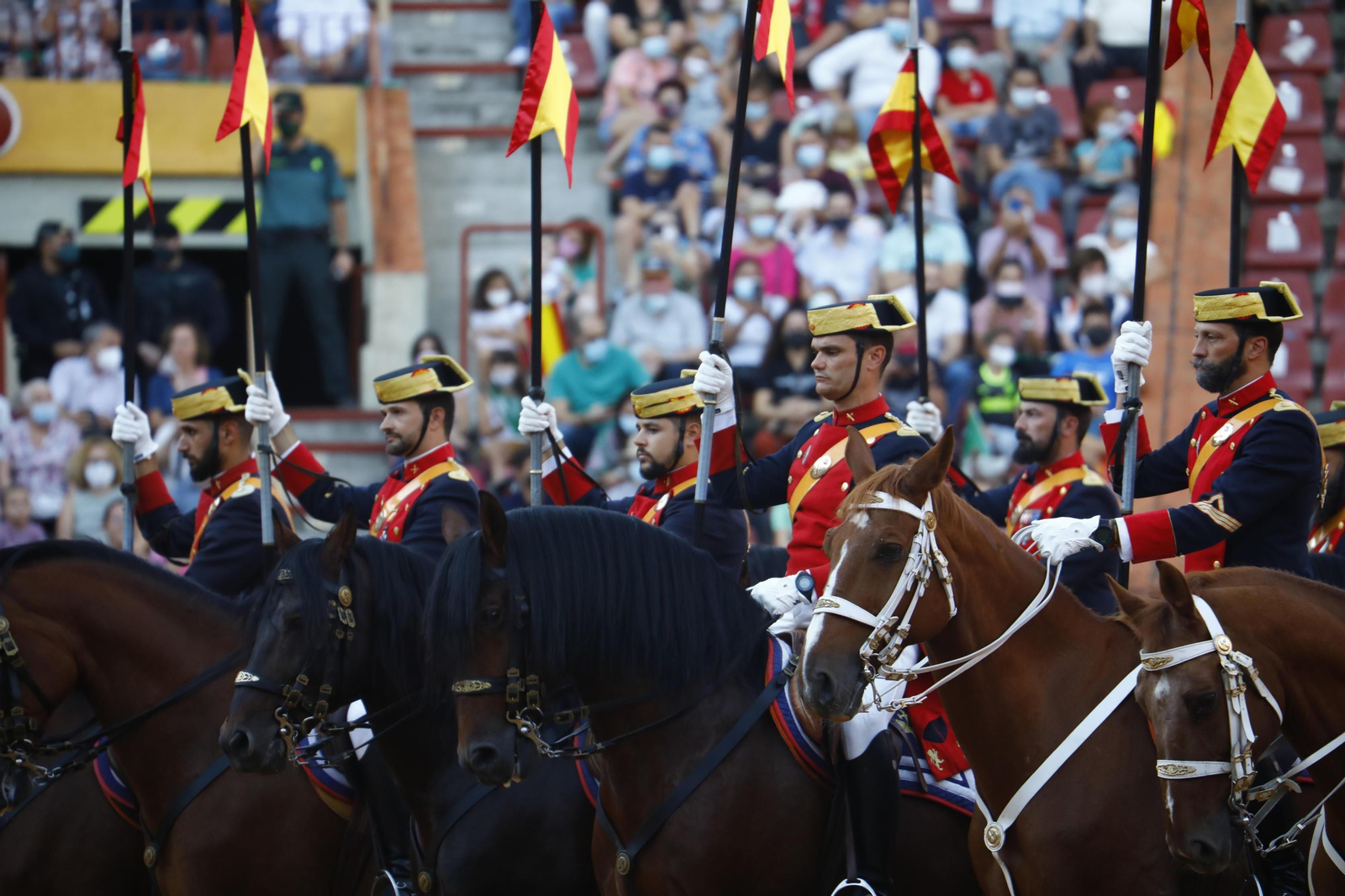 La impresionante exhibición de la Guardia Civil en la plaza de toros de Córdoba, en fotografías