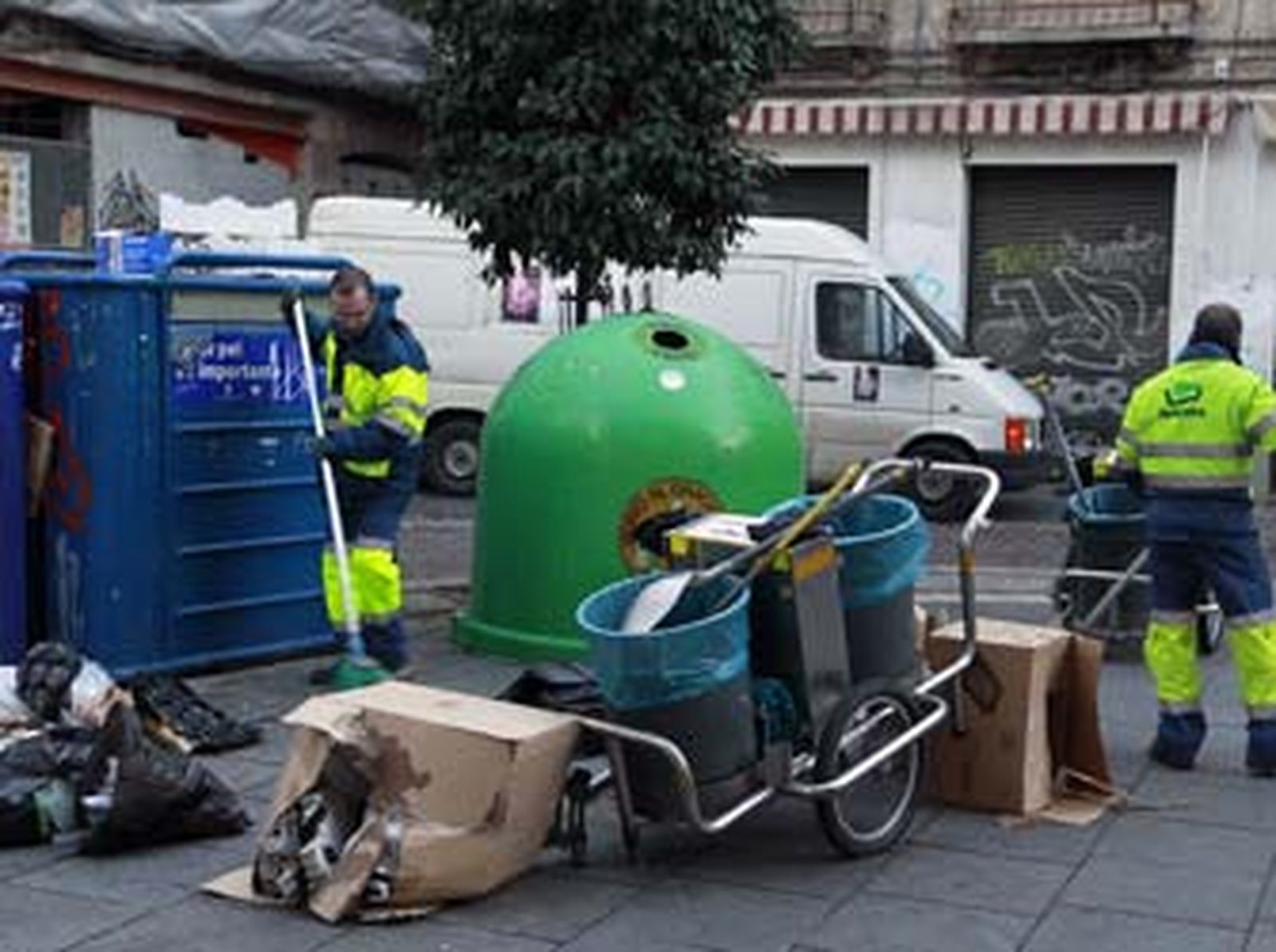 La huelga de basura le cuesta a los trabajadores hasta 110 euros diarios